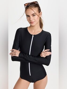 Cover Women's Long Sleeve Rash Guard Swimsuit size small